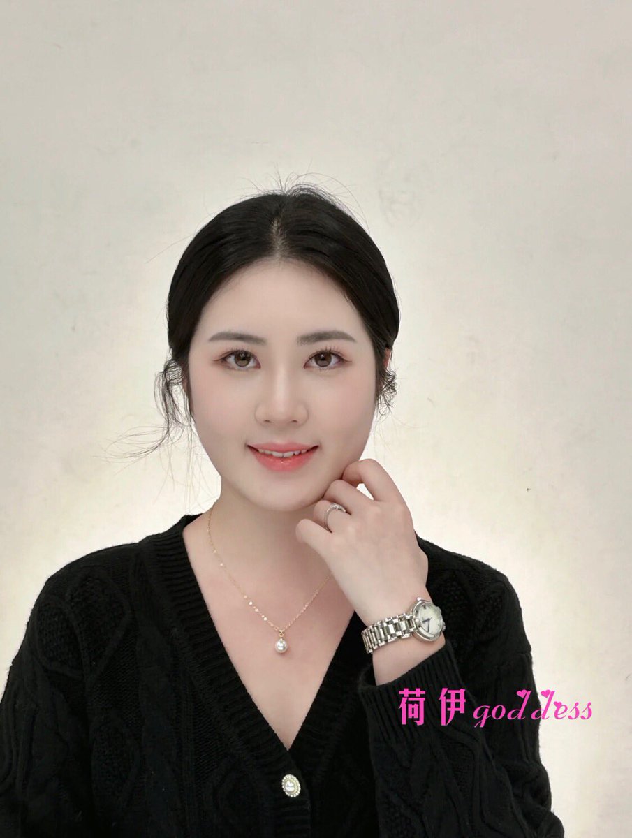 yihegoddess's tweet photo. 🍃🍃听说有品位的男人都喜欢💕看漂亮妹子穿丝袜不知道我这款会有多少人喜欢🥰🥰 https://t.co/Q8nOAhTlOo
