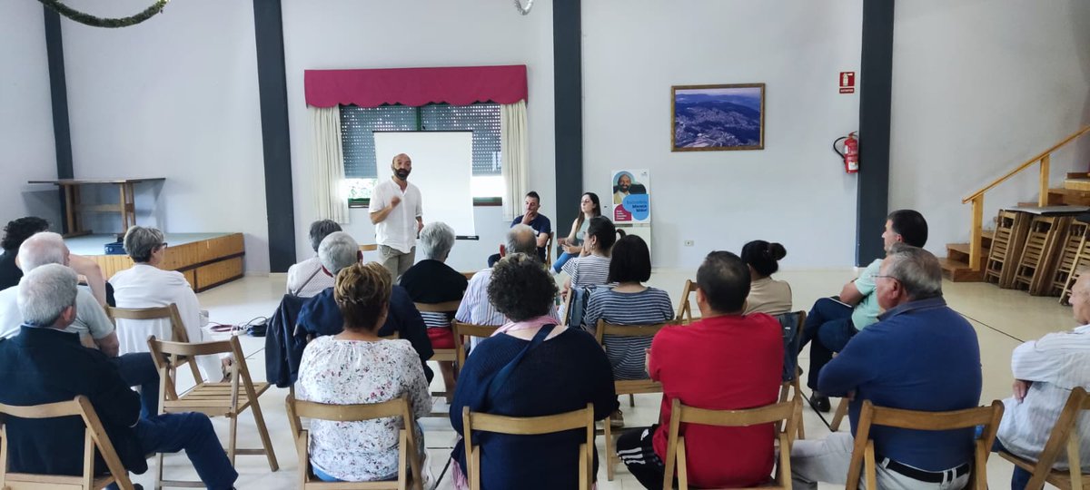 xcgcampo's tweet photo. #Redondela #Chapela Día das Letras Galegas ben intensa. Apoio a Casa Paco, Manifestación polo idioma, no xantar popular #OViso e Acto Público en #Cabeiro Seguimos a traballar porque #RedondelaMereceMáis https://t.co/55KduIk34N