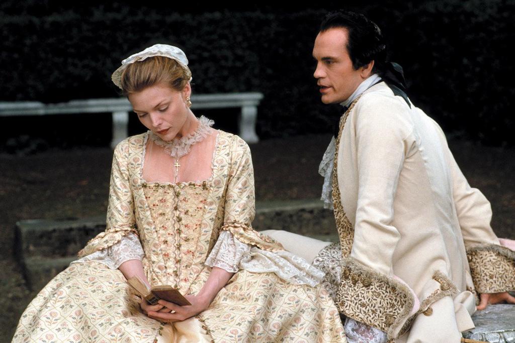 charoalongut's tweet photo. ⏰ 3:05
📺 @BeMad_TV
🎥 #DangerousLiaisons (#LasAmistadesPeligrosas) with #GlennClose #JohnMalkovich #MichellePfeiffer #SwoosieKurtz #KeanuReeves #MildredNatwick ... y #UmaThurman
📖 #ChoderlosDeLaclos
🎬 #StephenFrears https://t.co/3cWwZZG0qW
