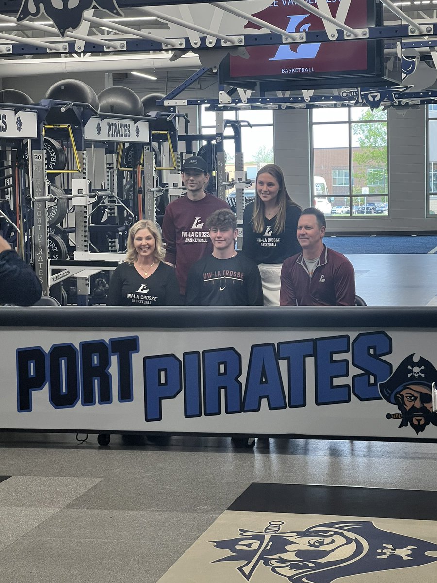 Congratulations to <a href="/vincevandervest/">Vincent Vandervest</a> on signing his letter of intent to go play ball @UWL_Basketball  😈💪 #Team1848 #OneBallOneTeamOneFamily <a href="/aaronVD34/">Aaron Van Domelen</a> <a href="/Team1848/">OfficialTeam1848</a>