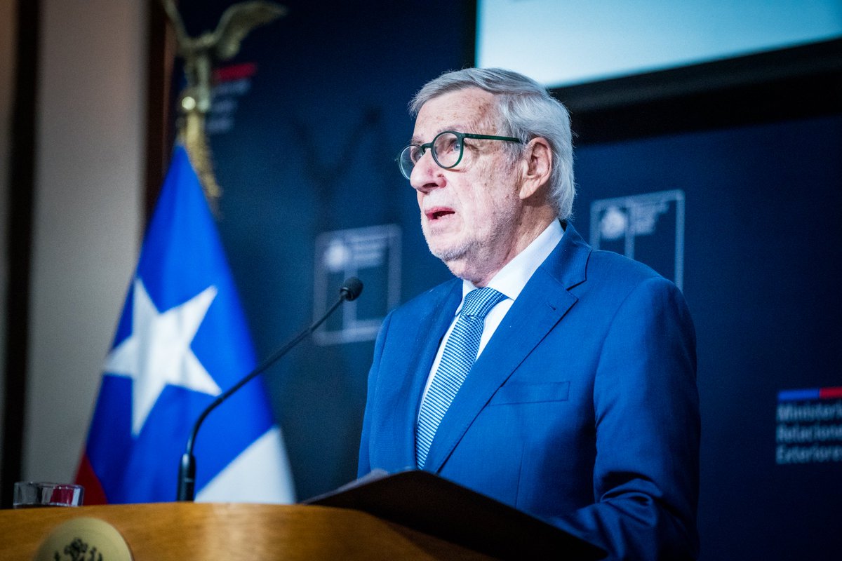 Minrel_Chile's tweet photo. Ministro @AlbertoKlaveren destaca los logros de Cancillería en Cuenta Pública Participativa 2022-2023.

Más detalles aquí: https://t.co/yc76NLkt2U https://t.co/9fcDM317Vv