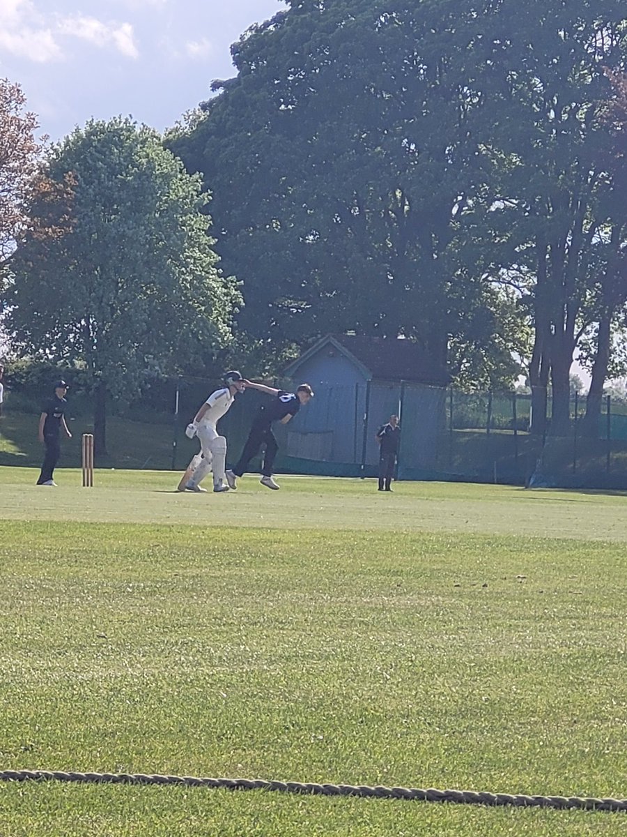 OwenSkilly's tweet photo. Pick of the batters for CWN today was O.Tyndall (53ret off 57, incl 8 4s) followed by S.Hamilton (35ret off 33)
The bowling is where the magic happened,  L.Tyndall 1-15 from 6, R.Houghton 1-3 from 2 and F. Lloyd staring with 6-19 from 5.4!
Well bowled Frank and well played all! https://t.co/hnLdnYTXwV