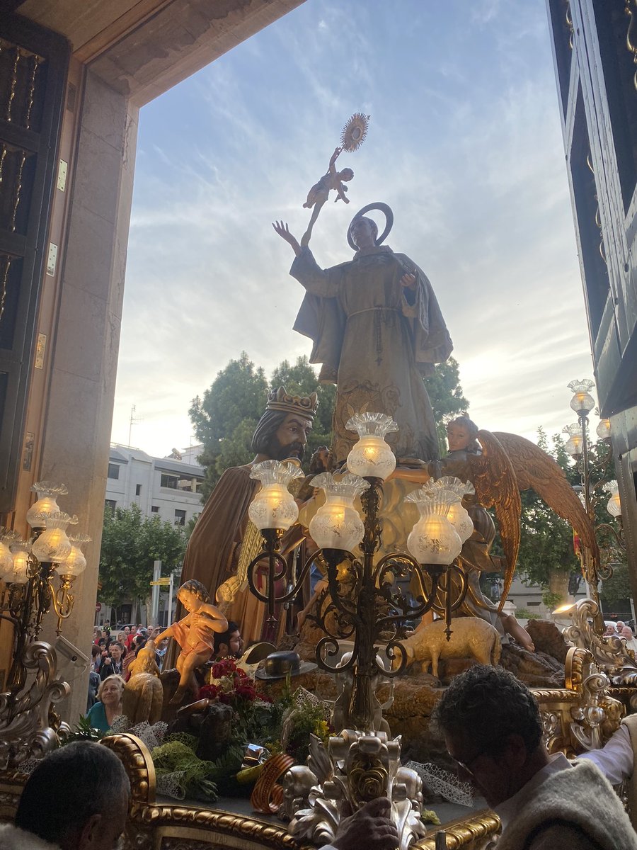 xavimatareig's tweet photo. Visca Sant Pasqual, visca Vila-real i visca els Lluïsos💙 https://t.co/BRiBuKtdM4