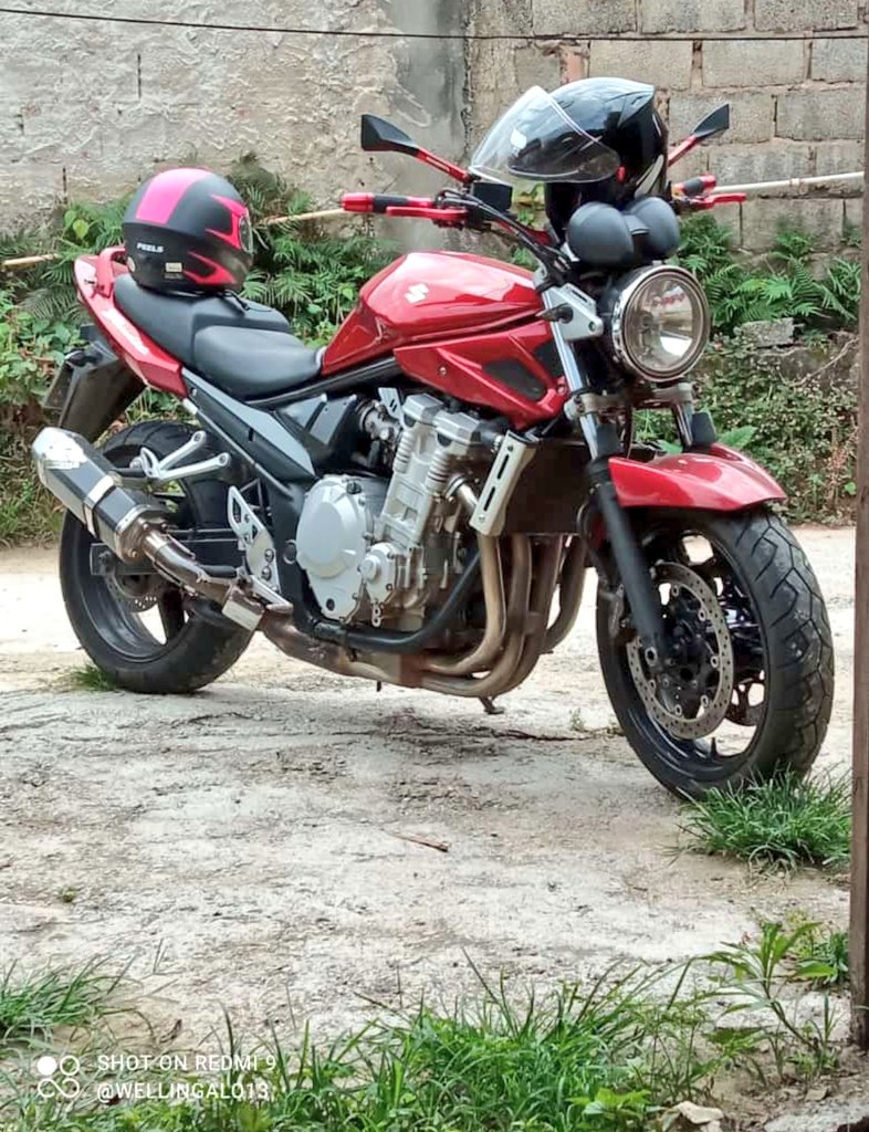 Wellingalo13's tweet photo. Vou ter que vender meu foguete. Bandit 2010 650N. 57.000 km originais, velas Iridium, filtro de ar K&amp;N , relação e pneus novos. RT pra dar uma força. https://t.co/XoAjAbiCcN