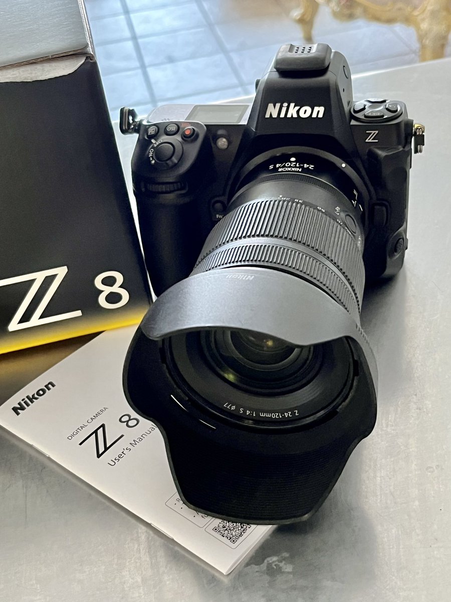 craigminielly's tweet image. My new #NikonZ8 arrived today, and now the fun begins!

With big hands, my first question has been answered, in that with the Z8 I don’t feel the need for the add-on grip, to feel I have a comfortable grip on the camera. That’s huge 😎
#NikonAmbassador #cameratips #craigonset