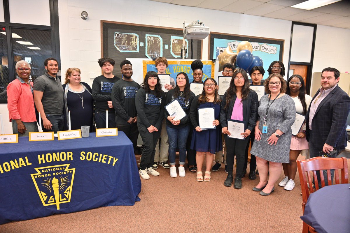 Please join APSD in congratulating our APHS National Honor Society Inductees! <a href="/DrRaShawnAdams/">Dr. RaShawn M. Adams</a>  @APDirCI_ERuiz @PrincipalONeill