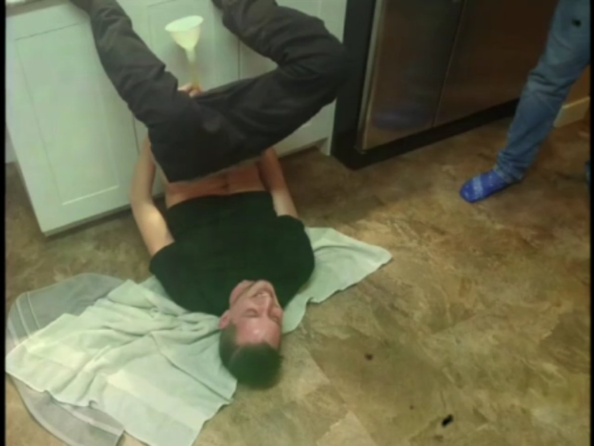 AlexHammmmm's tweet photo. 🔍- Deleted AR Studios The Movie stunt -🍺

Attempt of the Butt Chug in Jackass number two, the "Homemade Butt Chug" as Performed by Calvin Young. 

Skit Removed entirely by YouTube. 
Remains in the ARS Vault -🔍 https://t.co/BbdUQV6uW9