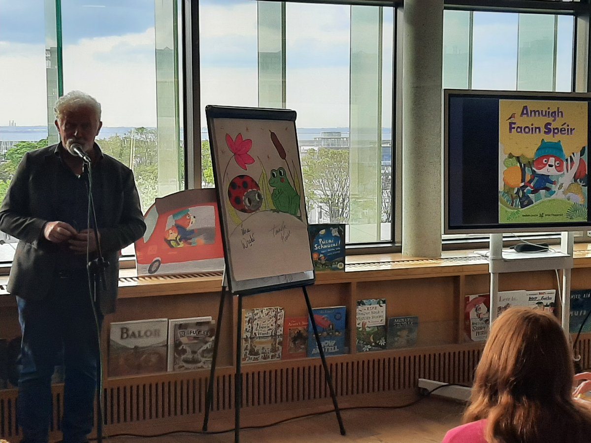 SpraoiBAC's tweet photo. Ócáid álainn tráthnóna sa @dlrLexIcon @DLR_Libraries agus leabhair nua seolta ó @futafata le @sadhbhdevlin @GabrielRosenst8
 
#AmuighFaoinSpéir #PúcaíSchmúcaí

@tarsilakruse @UnawoodsUna #BrianFitzgerald 
@dlrcc @MaryHanafin1 @SNiUallachain 
Éist anseo:
https://t.co/06J18G0441 https://t.co/pVmndRhQAm