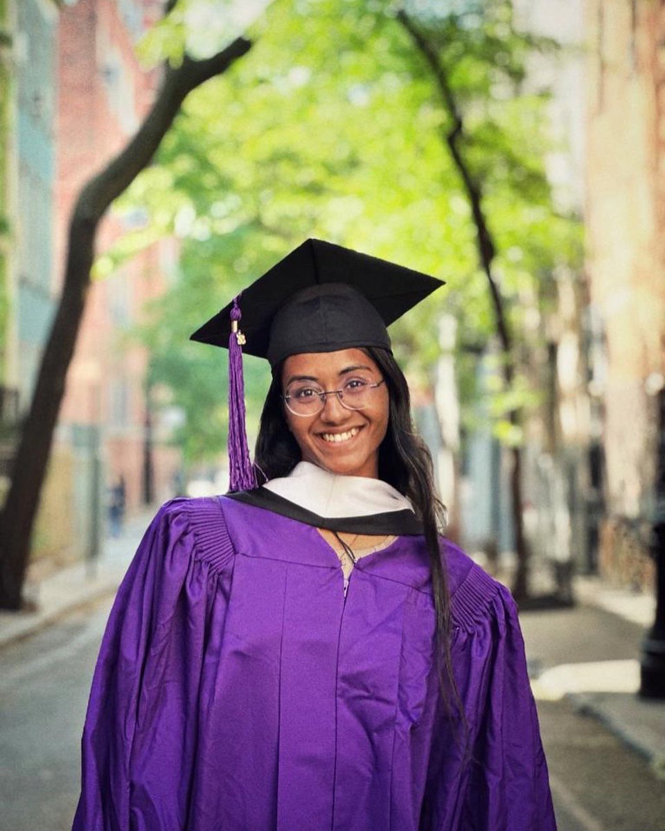 Devanshi Khetarpal (@paperbackdevil) on Twitter photo Graduated from graduate school, and explained to my parents what a commencement is. MA Comparative Literature, <a href="/nyuniversity/">New York University</a>. <a href="/NYUGSAS/">NYU Graduate School of Arts and Science</a> #nyu2023 Graduated from graduate school, and explained to my parents what a commencement is. MA Comparative Literature, <a href="/nyuniversity/">New York University</a>. <a href="/NYUGSAS/">NYU Graduate School of Arts and Science</a> #nyu2023