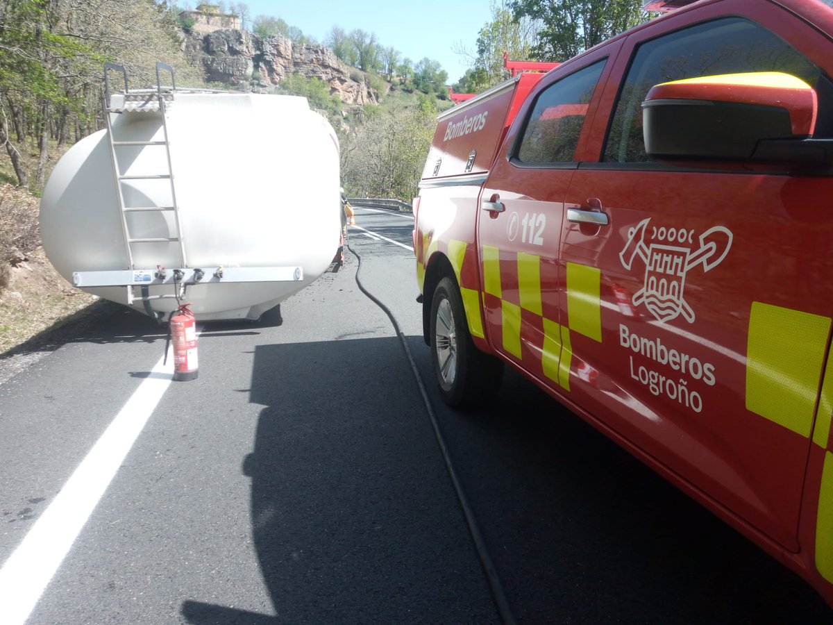 <a href="/lariojaorg/">Gobierno de La Rioja</a> <a href="/juntaceisrioja/">BOMBEROS CEIS RIOJA</a> Gracias al trabajo y actuación del equipo de profesionales de Bomberos de Logroño desplazados al lugar.