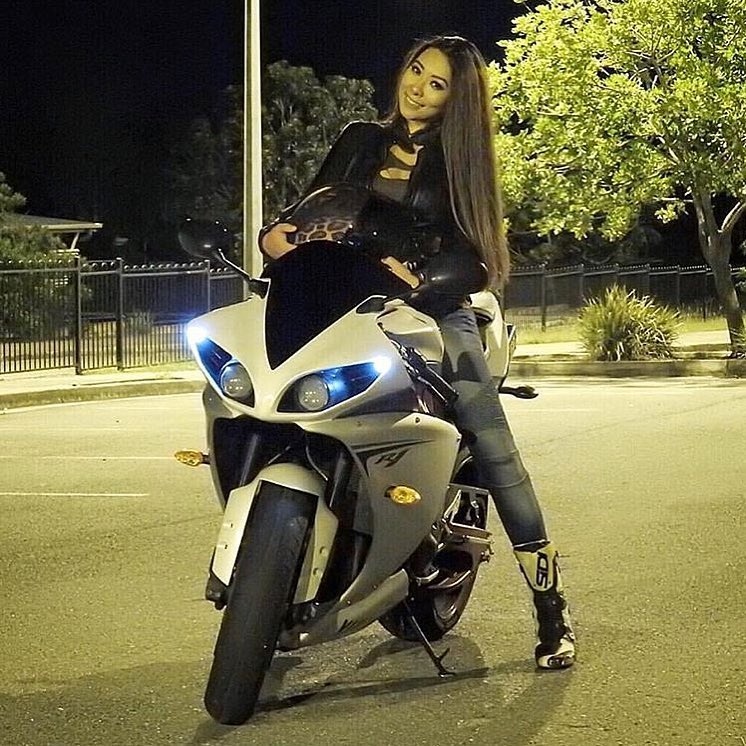 #Yamaha R1
#BikerGirl