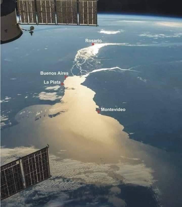 Magnífica fotografía tomada desde la Estación Espacial Internacional. Saludos a nuestros lectores de Argentina 🇦🇷 y Uruguay 🇺🇾.