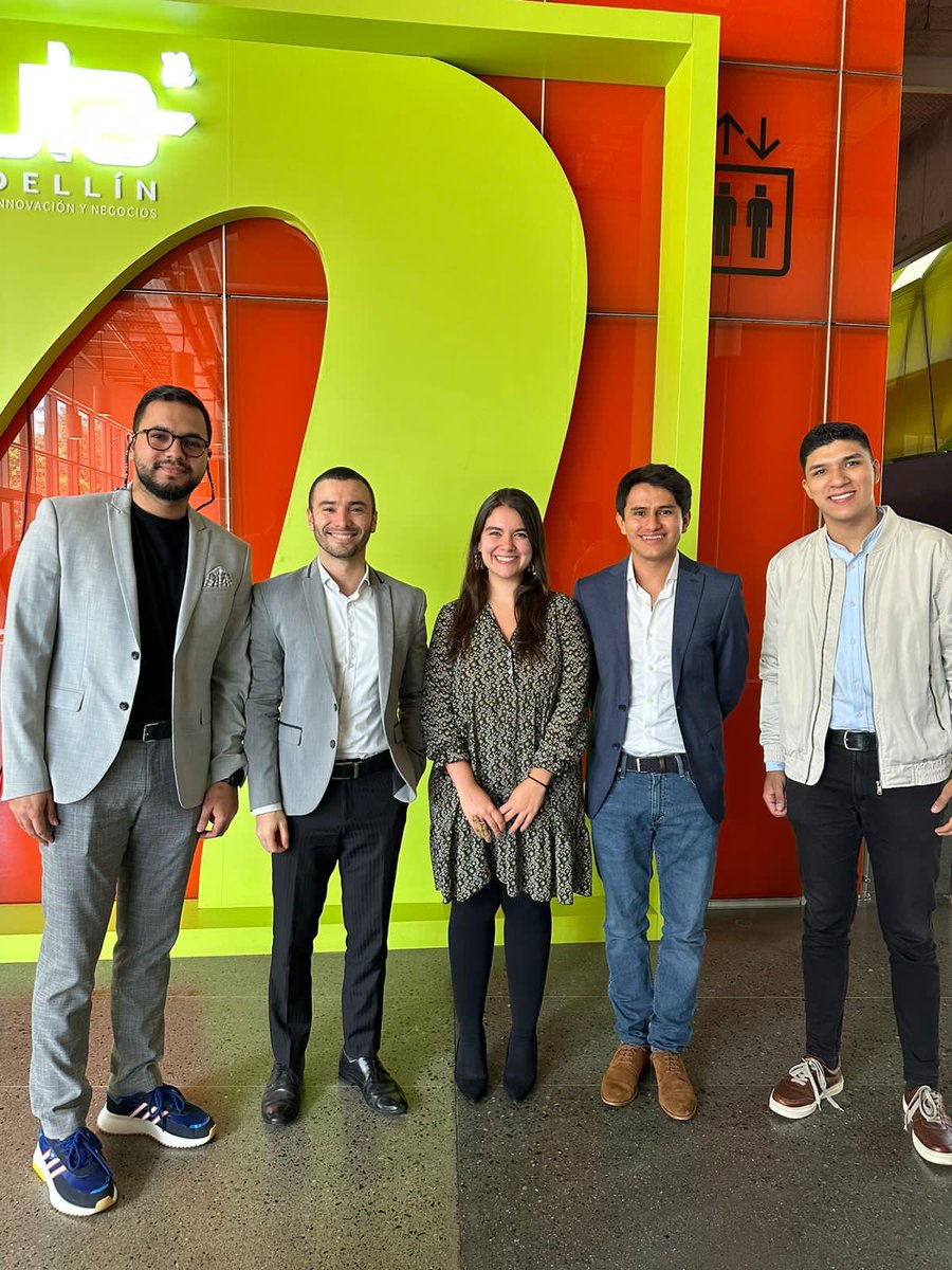 diegoromerov's tweet photo. Medellín es una ciudad que se abierta al mundo. 

Hoy junto a @Analdexantioqui, @Fenalco_Ant, @CamaraMedellin y @CENTROUNIDO1 participamos del panel de gremios con el que le presentamos nuestro ecosistema empresarial a importantes empresas argentinas. https://t.co/oE4bMFajOS