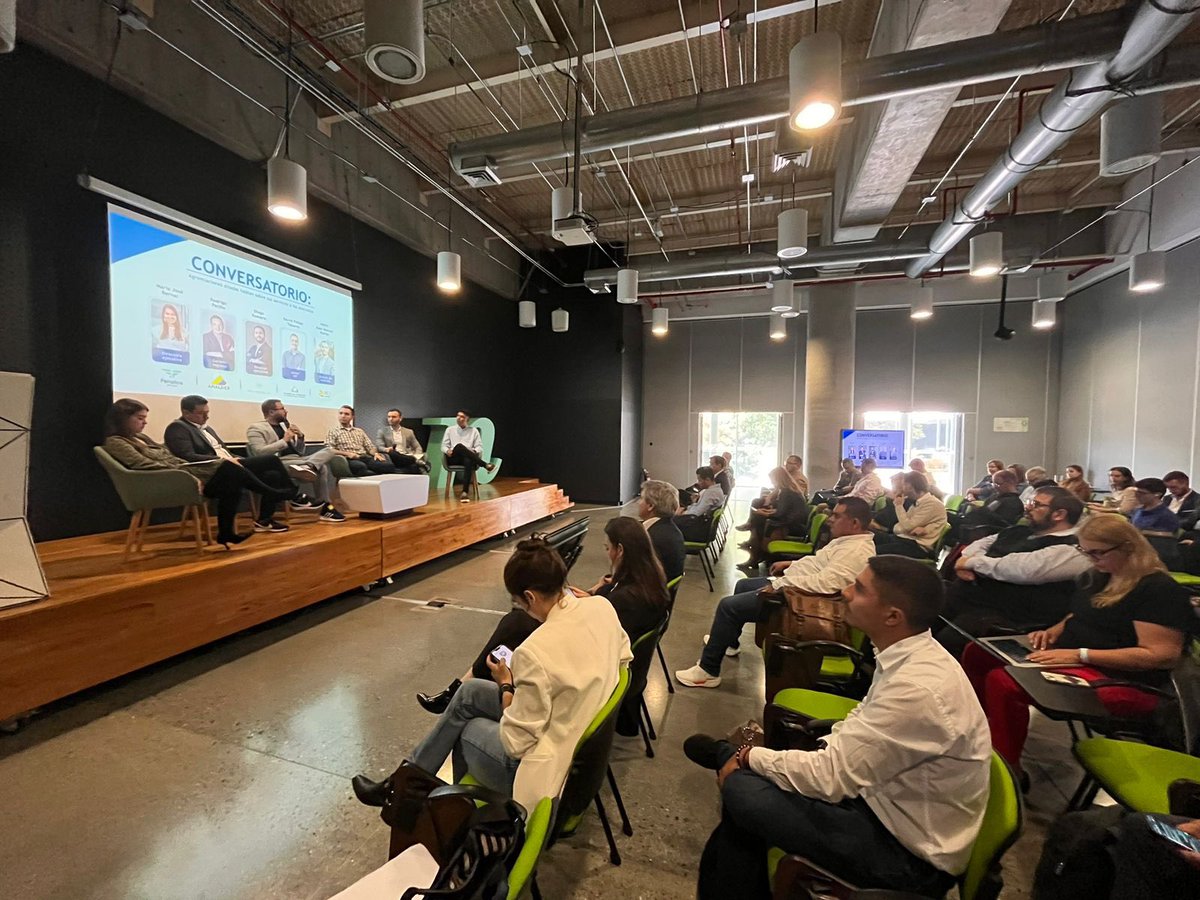 diegoromerov's tweet photo. Medellín es una ciudad que se abierta al mundo. 

Hoy junto a @Analdexantioqui, @Fenalco_Ant, @CamaraMedellin y @CENTROUNIDO1 participamos del panel de gremios con el que le presentamos nuestro ecosistema empresarial a importantes empresas argentinas. https://t.co/oE4bMFajOS