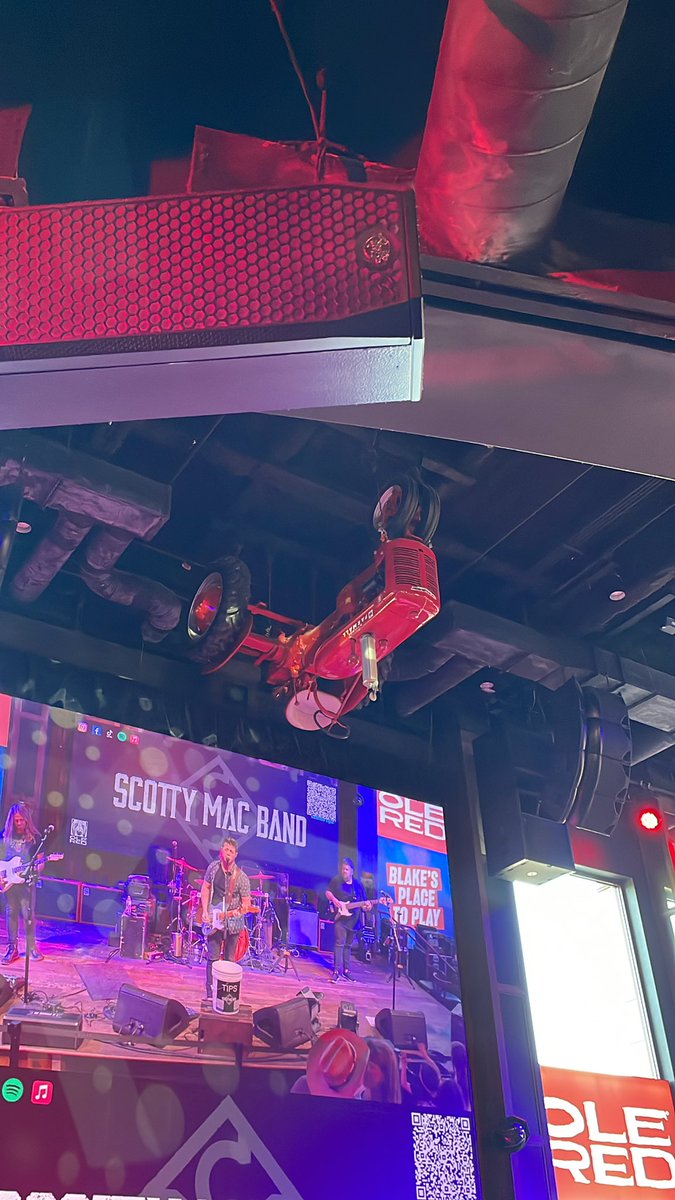 NEILthePE's tweet photo. @blakeshelton how heavy is that tractor?

Asking for a friend https://t.co/zgqO84Yqcw