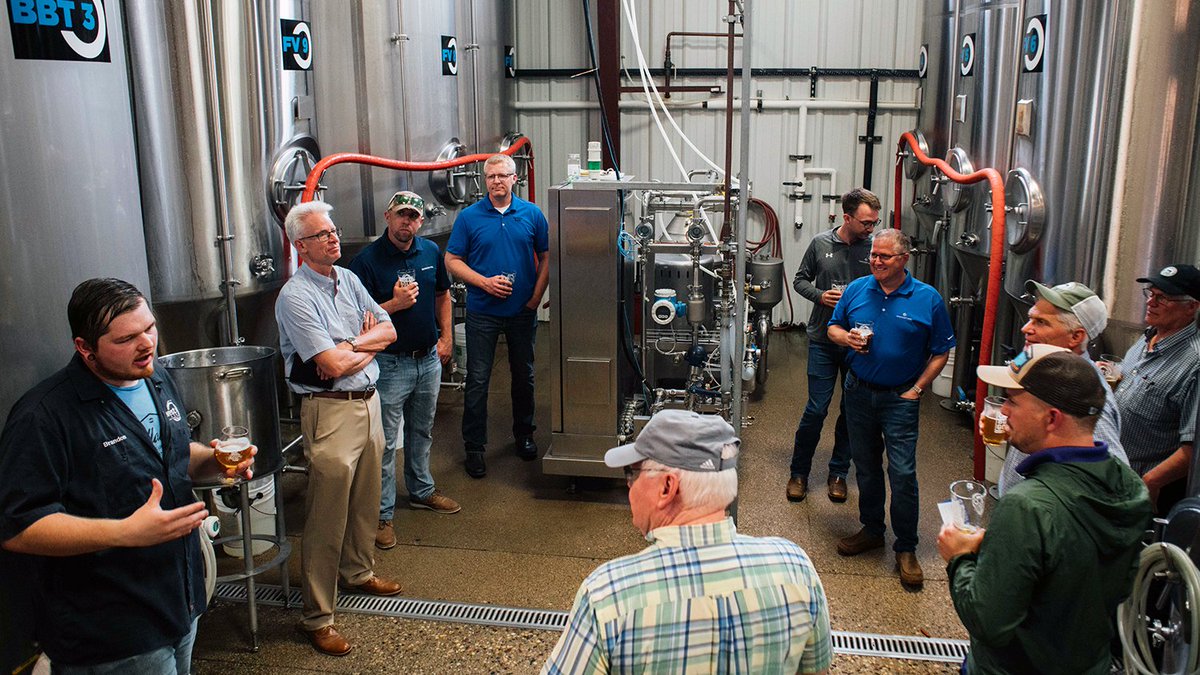 IAwateralliance's tweet photo. Check out these highlights from our 2nd #iowadefiningdecade field day! We learned about the conservation practices and precision tech used by Spencer area farmer Chuck White. After that, we heard from ag, conservation, and policy leaders at @westobeer. @IowaSoybeans @IADeptAg https://t.co/fJj9cxTNeB