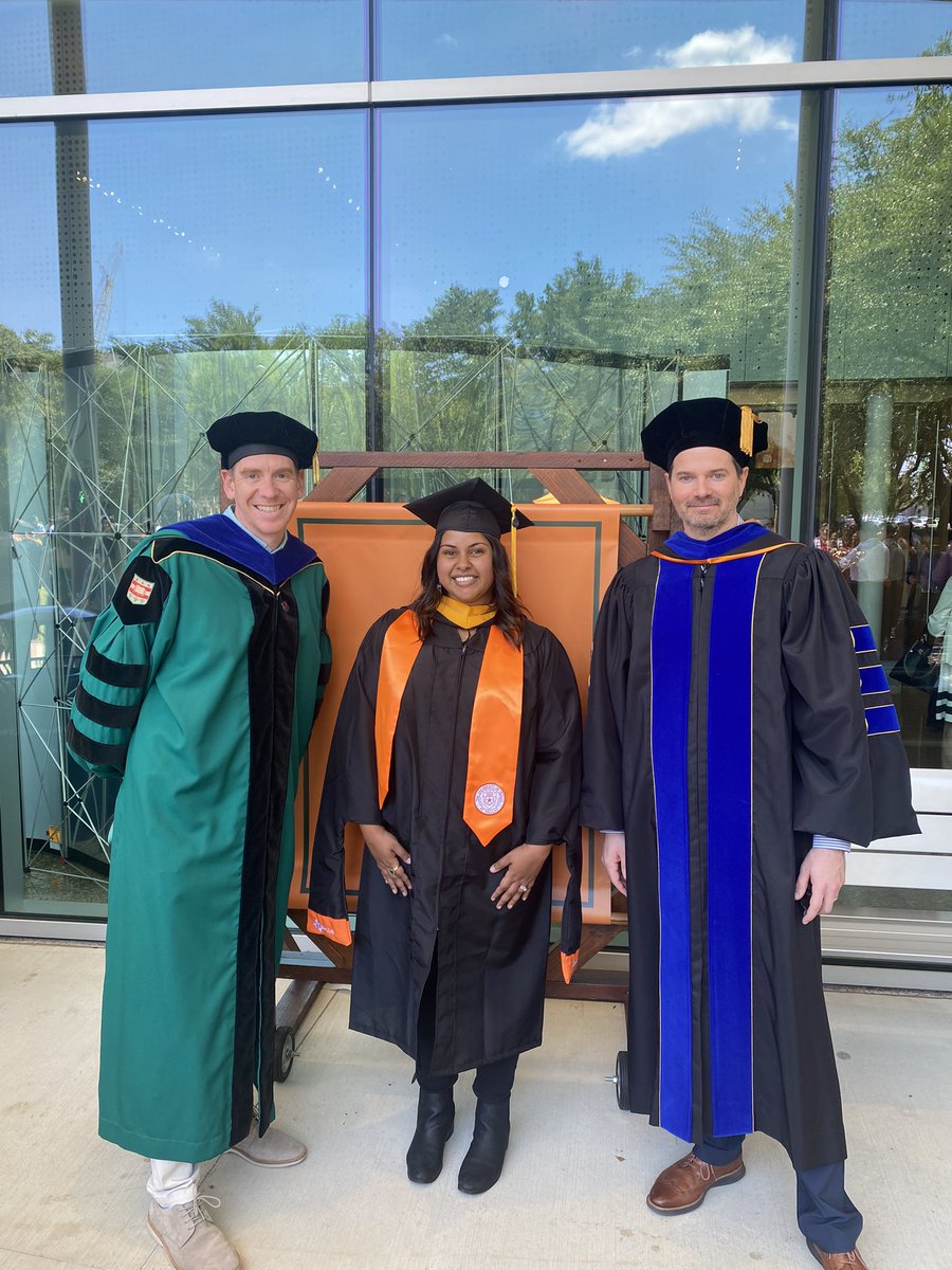 UmaRChatterjee's tweet photo. Graduated with my M.S. in Neuroscience today! 🎓🧠

THANK YOU to my incredible mentor @BenedictKolber, the Kolber Lab, &amp; amazing profs. Drs. @mactrucktire, Dussor, Engineer, @CandiceMMills﹢more－your endless support is truly why I made it!💫🙏🏾

#UTDone #UTDGrad #DisabledInSTEM🎗️ https://t.co/dyNbDenKcg