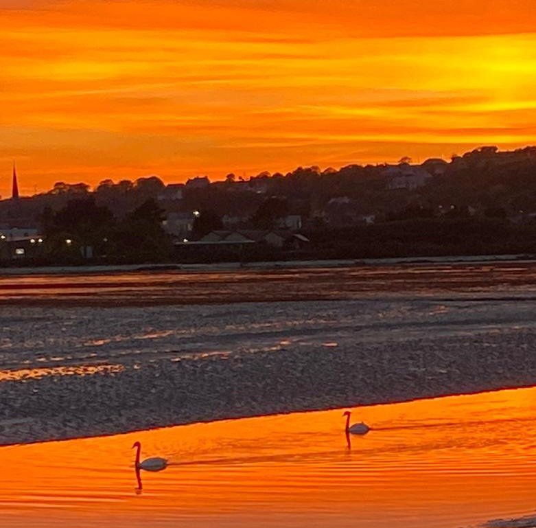 And that's a good night from #clonakilty Bay 
#livewhereyoulove
#lovewhereyoulive
#flexiblework