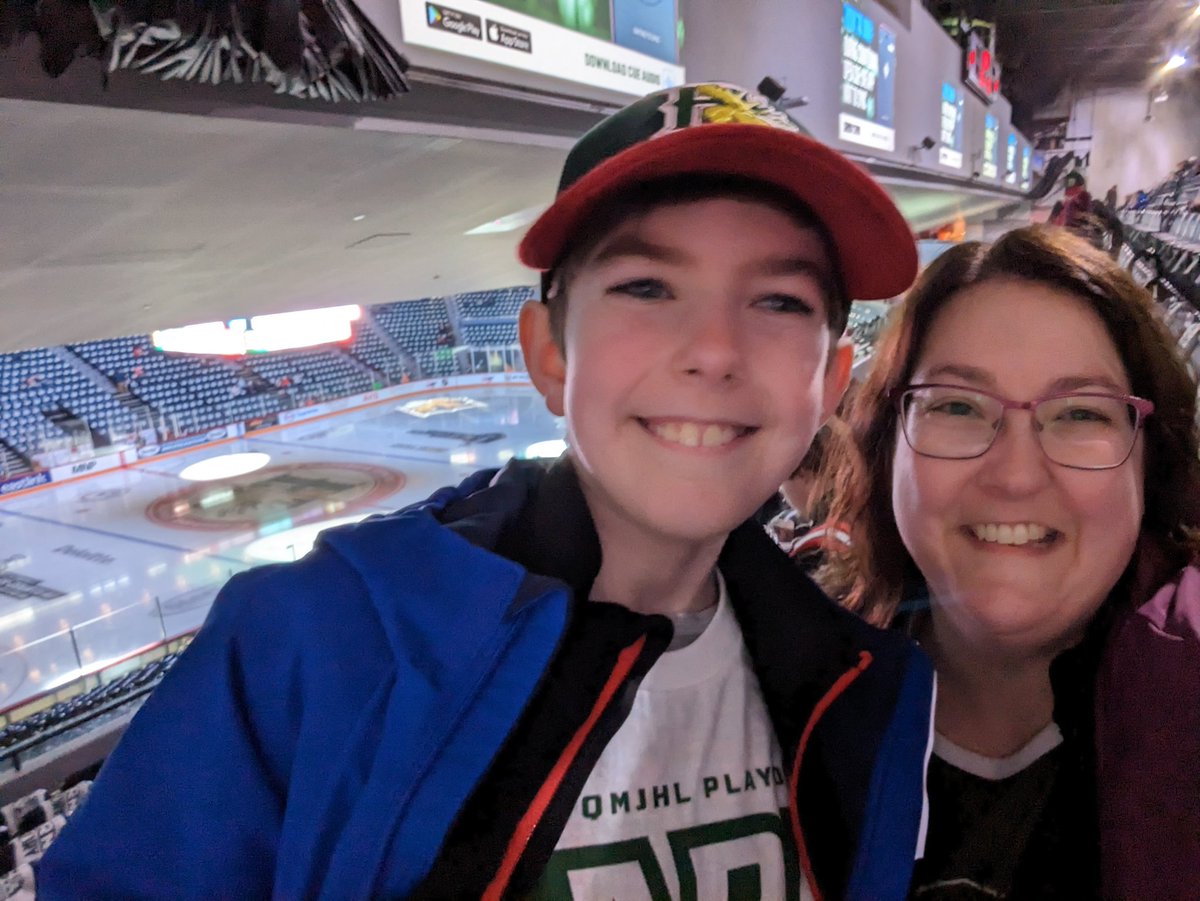cmacaulay8's tweet photo. Going to win tonight! #GoMooseGo https://t.co/7eh3D8BGAV