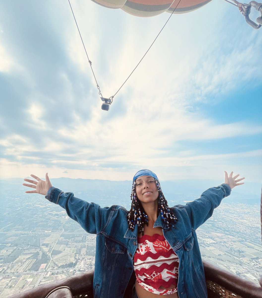 Alicia Keys tweet media