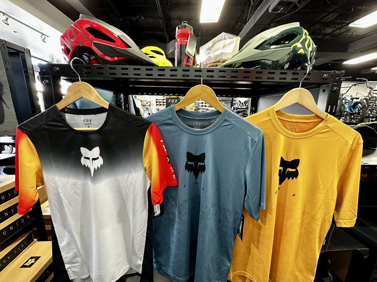 rideawaybikestx's tweet photo. STOP ๐ in today and check out our latest FOX inventory! @foxmtb
#foxmtb #foxracing #foxproframe #rideawabicyclestx @foxracing #fox https://t.co/X82dnpaTnf