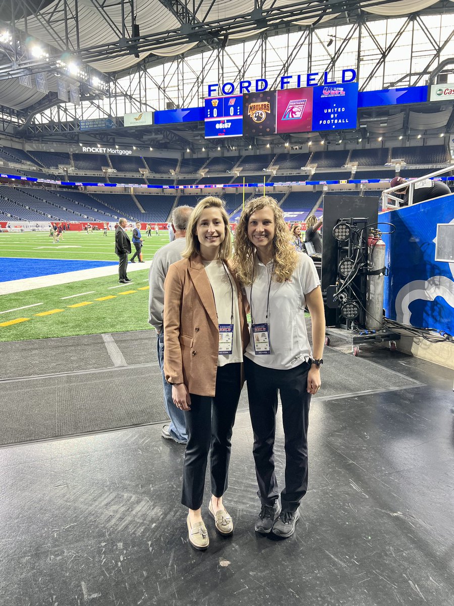 Had an incredible time working sideline coverage for the @USFL this weekend! Thank you @A_SchroederMD for letting me be a part of the team! 🏈 @USFLMaulers @USFLGenerals