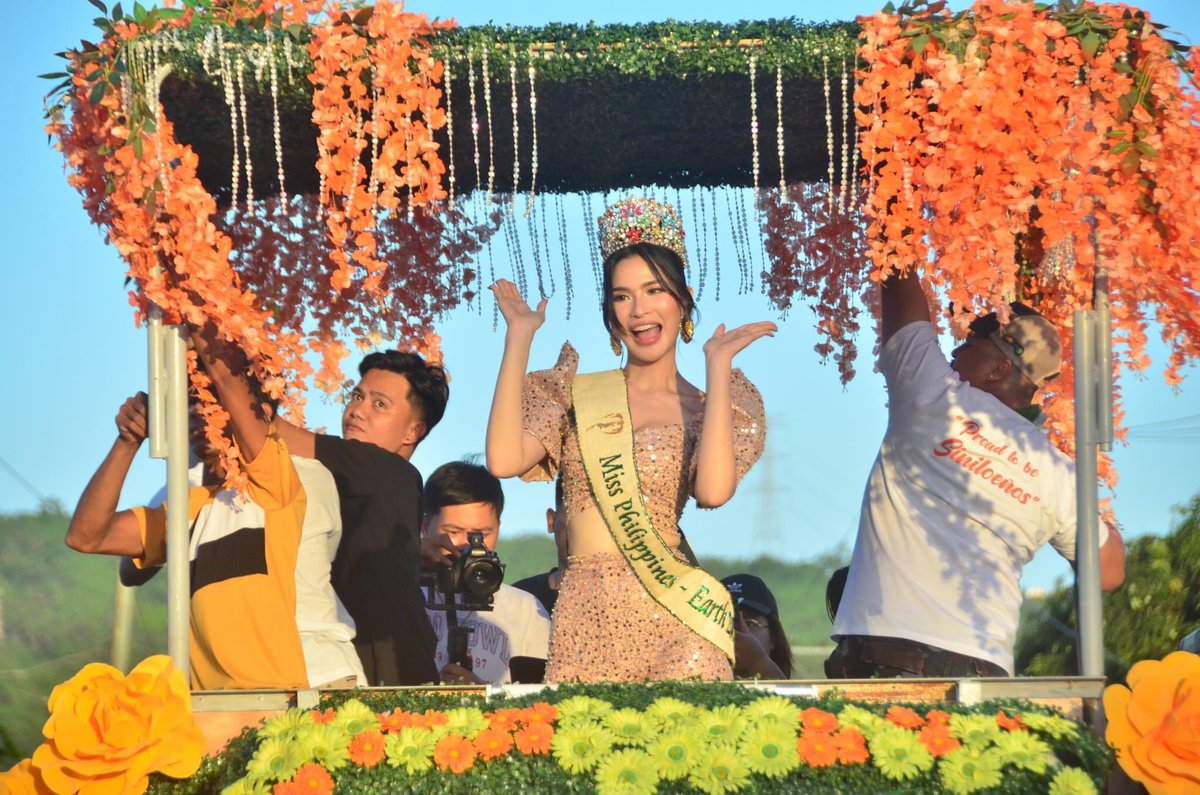 The Queen’s Homecoming. #MissPhilippinesEarth 2023 Yllana Marie Aduana’s victory parade and program in her hometown. The whole Siniloan is very proud if you! Photos: Siniloan GO with me