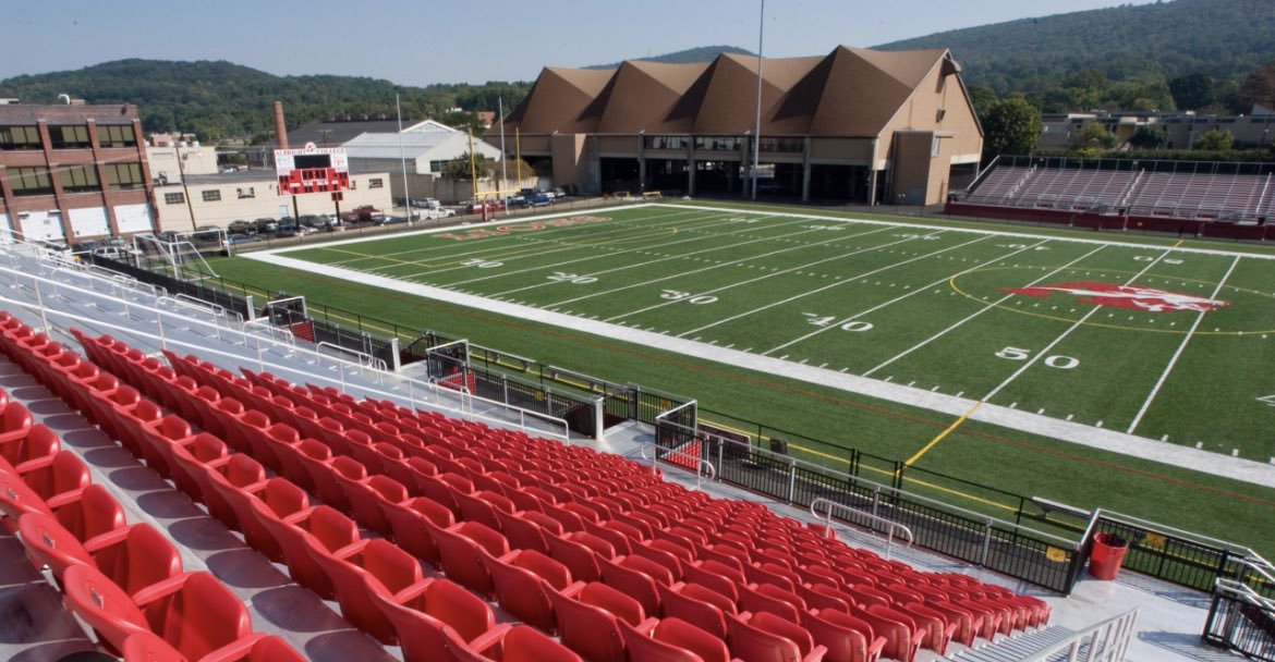 Thank You <a href="/CoachFigueroa/">Coach Fig 🇵🇷🐏</a> for coming by <a href="/RDGschools/">Reading School District</a> to develop Relationships and talk <a href="/Albright_FBall/">Albright Football</a> ‼️ #CLIMB #UceJuice He is a REAL 1‼️