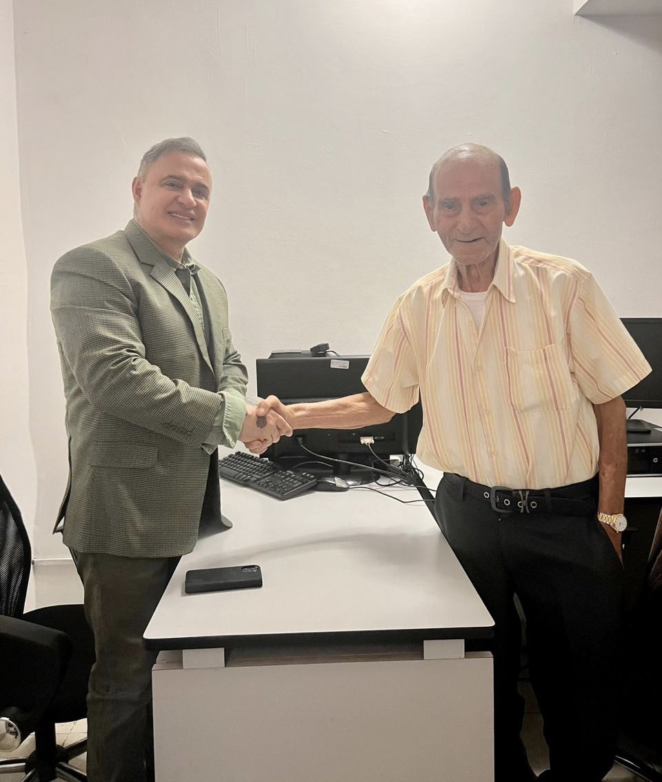 #HOY tuve la oportunidad de conocer en la sede del <a href="/MinpublicoVEN/">Ministerio Público venezolano</a> de Maracay: a un #ItaloVenezolano #EJEMPLAR  y #HONORABLE, el #abuelo GAETANO CICCONE, quien tiene 70 años #viviendo en Venezuela, donde formó un digno #hogar y creó numerosos emprendimientos generadores de