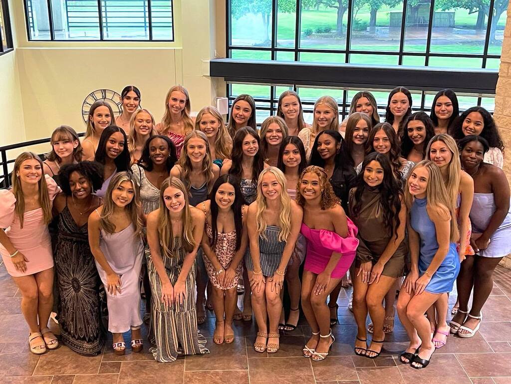 Ridge Point Royals (@rphs_royals) on Twitter photo The Royals had an amazing banquet last night! Thank you so much to the Royals Booster Club and Social Officers for organizing the perfect end of year celebration! Congratulations to our new Dance and Social Officers, scholarship recipients and our award … instagr.am/p/CsW_8zeOUEM/ The Royals had an amazing banquet last night! Thank you so much to the Royals Booster Club and Social Officers for organizing the perfect end of year celebration! Congratulations to our new Dance and Social Officers, scholarship recipients and our award … instagr.am/p/CsW_8zeOUEM/