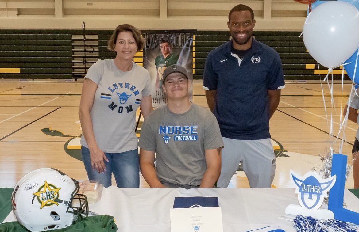 Finally put pen to paper and signed to <a href="/LutherFootball/">Luther Football</a> thank you to everyone who helped get me to this point, and to all the Luther coaches that recruited me. Let’s #BurnTheBoats <a href="/CoachTroche56/">Joe Troche</a> <a href="/CoachBarnes21/">Caleb Barnes</a> <a href="/Coach_T_Souza/">Coach-Tim Souza</a> #GoNorse
