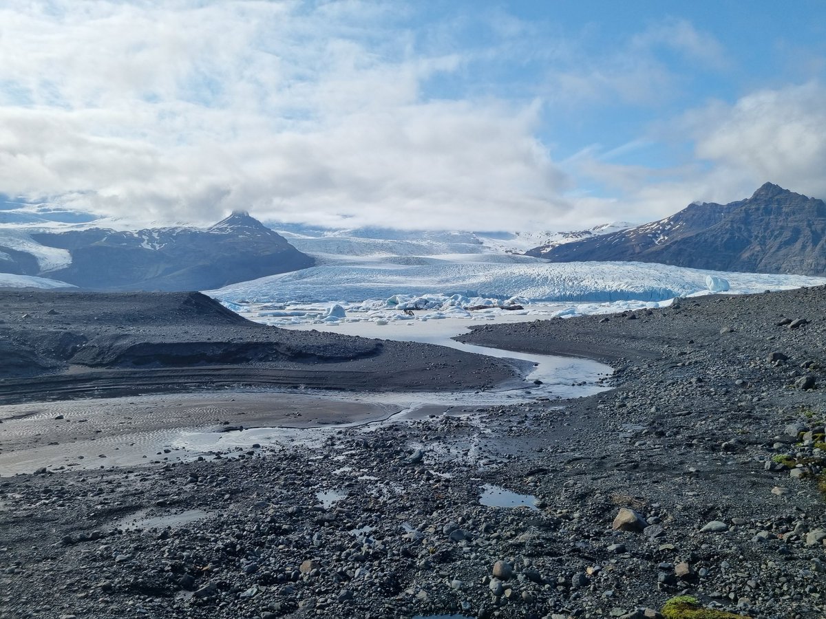 Rob Storrar (@rob_storrar) on Twitter photo A bit of lichenometry at Fjallsjokull today, and possibly the first time I have visited Jökulsárlón and not taken any pictures <a href="/shu_geog/">SHU BSc Geography</a> A bit of lichenometry at Fjallsjokull today, and possibly the first time I have visited Jökulsárlón and not taken any pictures <a href="/shu_geog/">SHU BSc Geography</a>