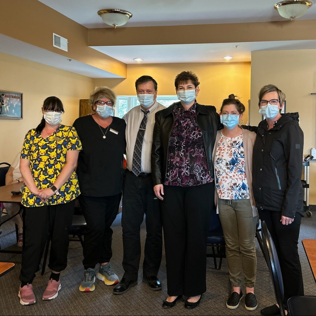 Had a blast with Kingsway Arms today, another Fun Hypnosis Stage Show.  These guys &amp; gals are great stuff. What a fun day!  Ask to check out the suite for post-surgery short stays!
facebook.com/KingswayArmsEl…