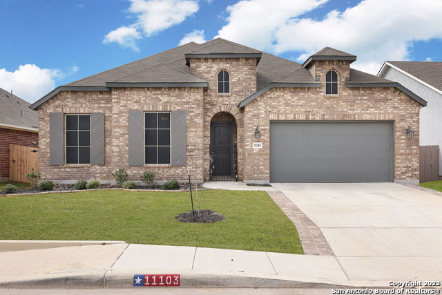 RealtorJillH's tweet photo. If you've been holding out for the perfect home, look no further. #homesweethome #newhome  https://t.co/OFjMLvvg5A https://t.co/MQAjrlzwdF