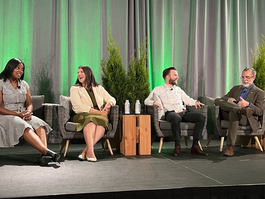 ISArboriculture's tweet photo. ISA was well represented at the SFI Conference in Vancouver! Caitlyn Pollihan, Sharon Jean-Philippe and Marten de Groot presented on the current state and future plans for urban and community forestry with Paul Johnson as the moderator.
#SFICONF #PEFCWEEK https://t.co/YsVH4eTka0