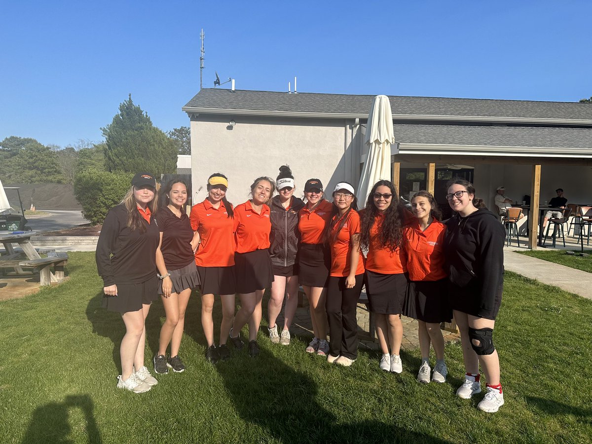 Congrats to our girls golf team for getting the W today!  Annika Shukdinas and Alexa Gollnick with the matching 49’s!  Way to go girls!  Total team effort ⛳️