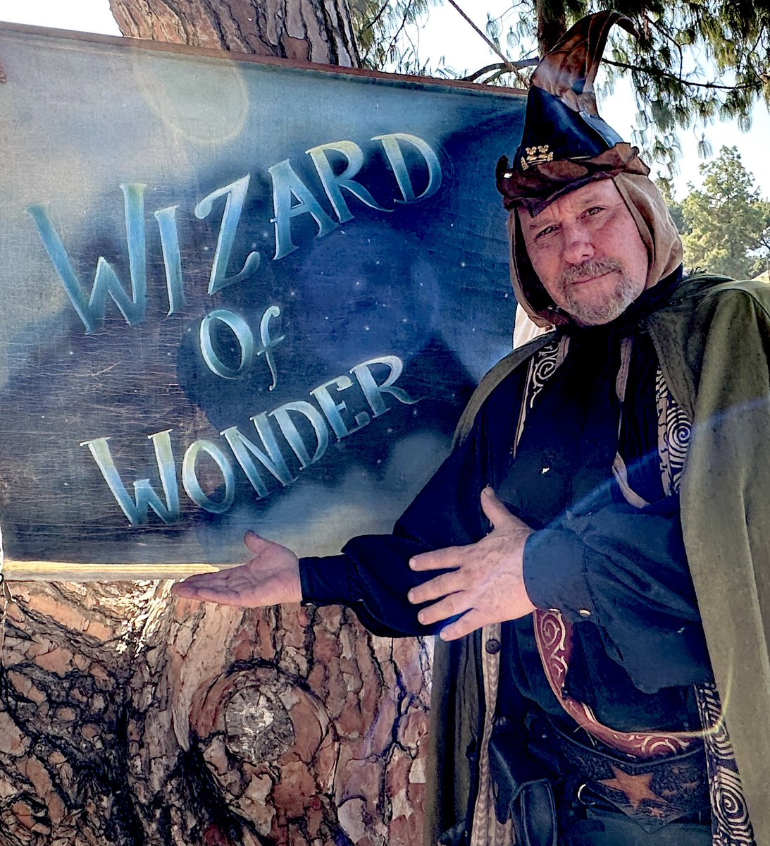BrandonJayScott's tweet image. Time Flies...
Last weekend coming up @renaissancepleasurefaire #renaissancefaire #wherefantasyrules  #renfaire #themagicfool #wizardofwonder