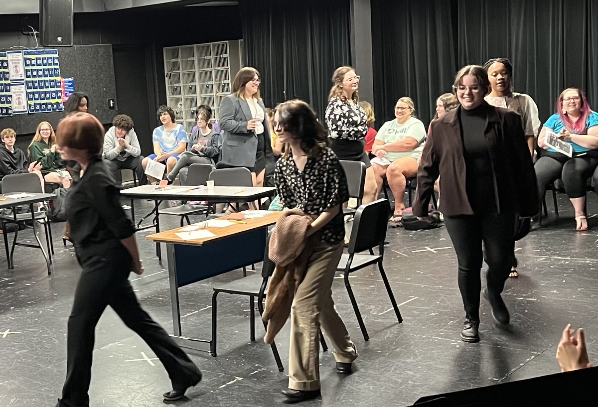 MSHS_Drama's tweet photo. It was standing room only in the Black Box today for these great actors in the Advanced Theatre student directed play!  Proud of you!  ⁦@MSHSactivities⁩ https://t.co/imKpkH32lR
