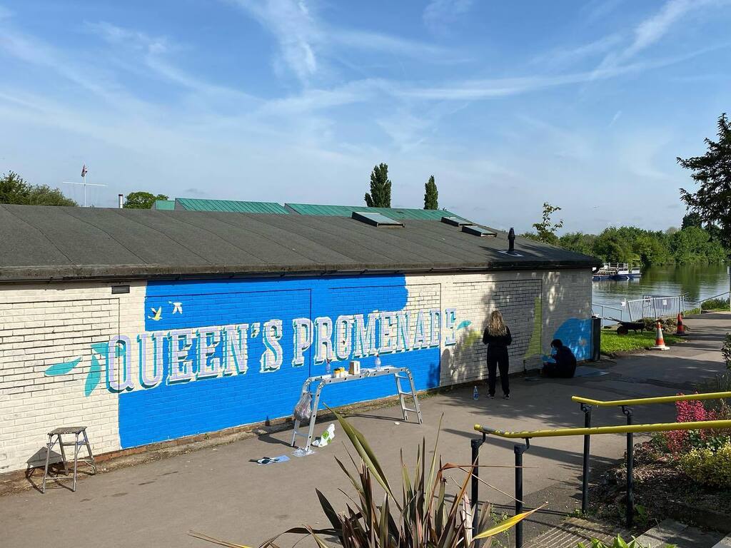 QueensPromenade's tweet photo. #qpfmural progress - taken at 9:30am this morning ๐คฉ #mural #muralist #qpf #queenspromenadefriends #queenspromenademural #queenspromenade #kingstonuponthames #surbiton https://t.co/QNjuPSSkCy https://t.co/vQs6mMYoDm