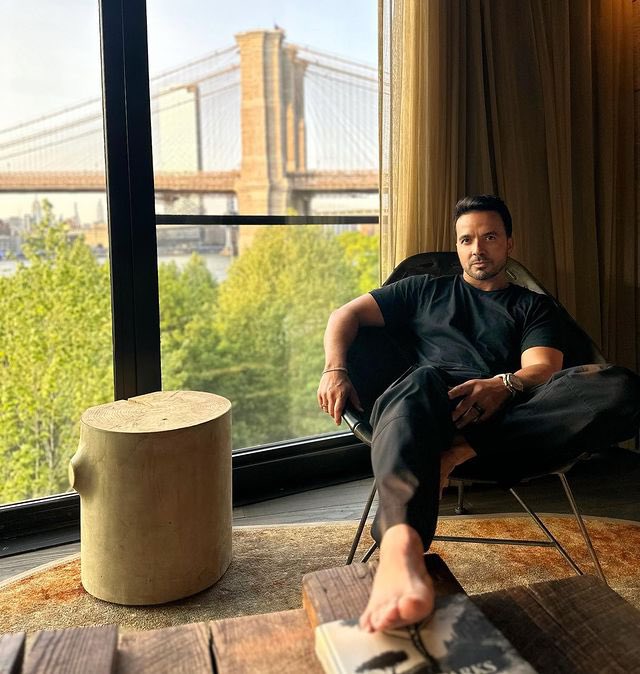 luis_fonsi_uk's tweet photo. RT LuisFonsi "Listo para el 25 de Mayo 🎵
Ustedes? https://t.co/MW3ZS5ARTP"