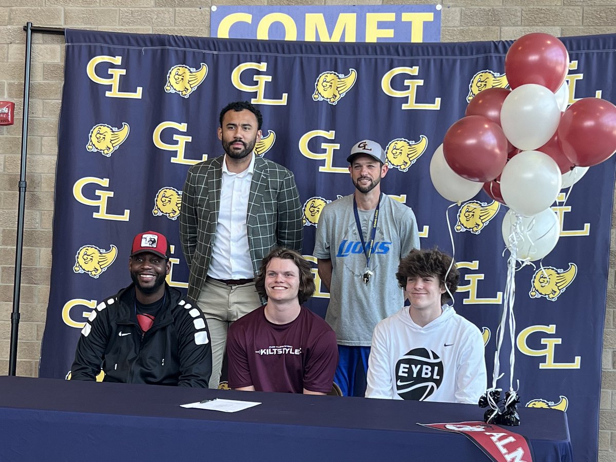 Senior Brenner Quick signed his NLI today to play football for Alma! Great kid who’s going to do great things in life! Go Comets 💫🏀