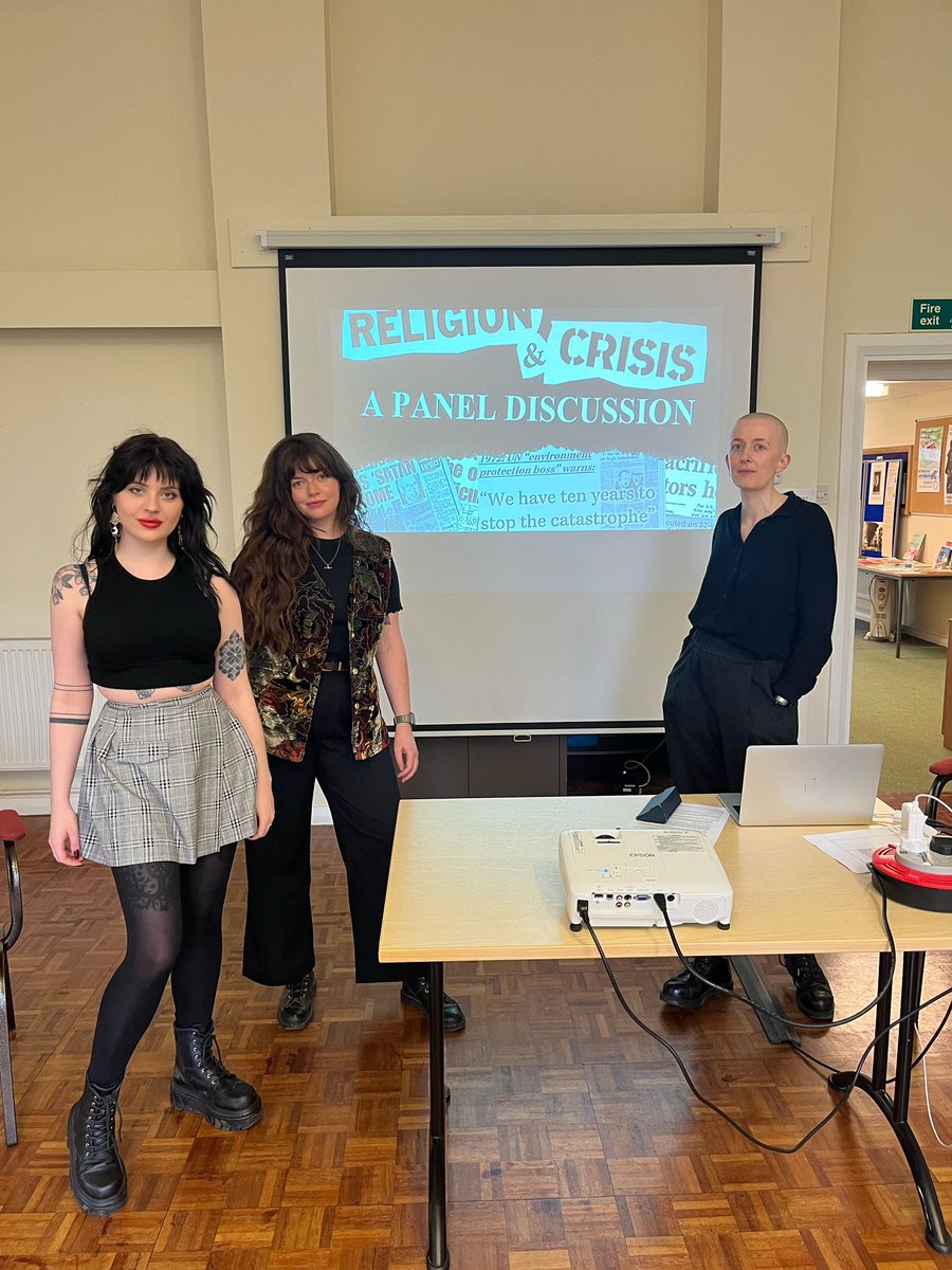 Had the best time at our talk tonight with my amazing pals @JodieSalter9 and <a href="/bethanjuliet/">Bethan Juliet Oake</a>. Can't thank all of the attendees enough for coming along and engaging with our research ❤️ Huge thanks to @DrJasjitSingh for moderating and to <a href="/WRoCAH/">WRoCAH</a>  for funding this event too!