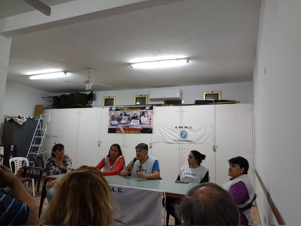 MaestresyProfes's tweet photo. 📍 Ahora, conferencia de Prensa de #Adosac en #Ademys
@adosacP
Que viva la coordinación de la lucha docente en todo el país!
Con la presencia de #SutebasMulticolor
#AmsafeRosario
#SaeLaRioja
@AdemysPrensa https://t.co/cDRSfJRNE4