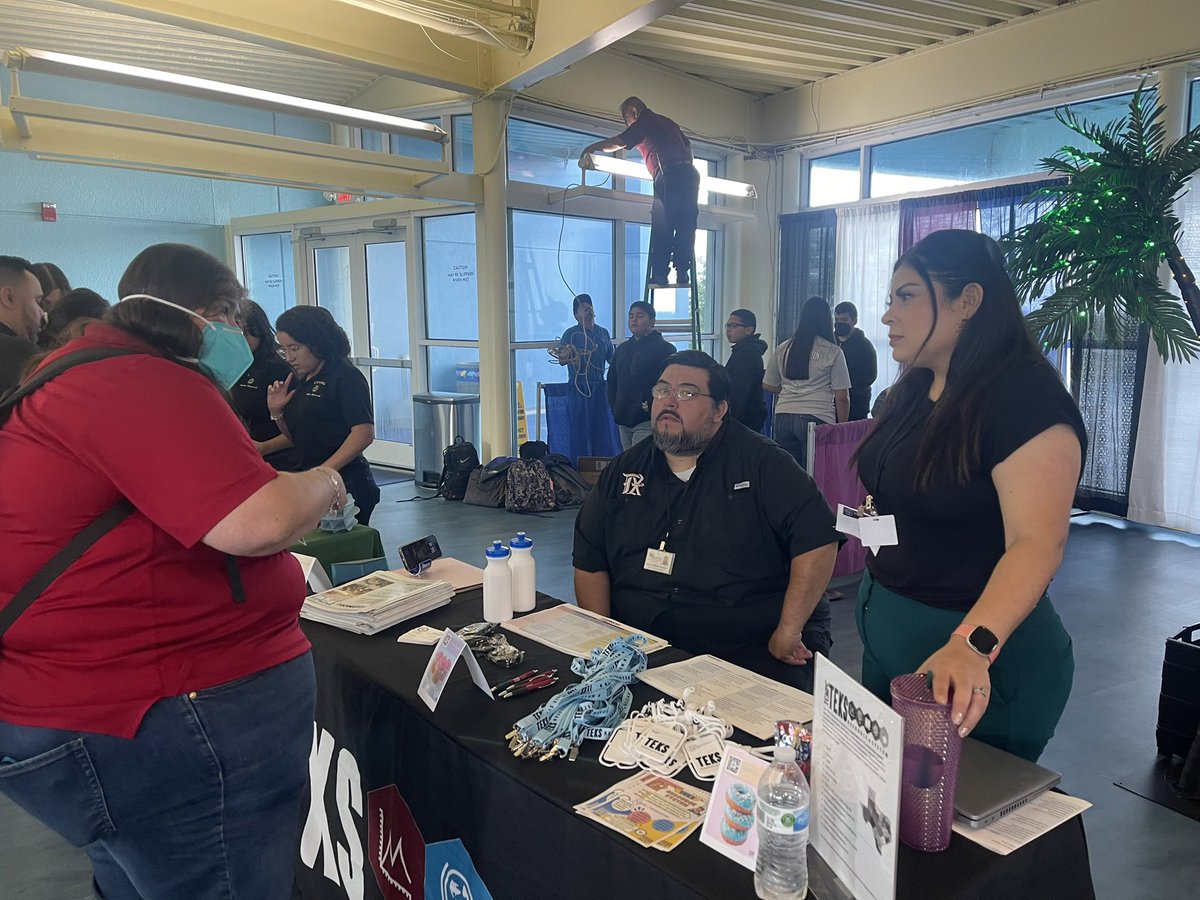 ESC1_SCI_SS's tweet photo. Thank you @ESC1_LRI for the opportunity to exhibit a high quality curriculum management system @TEKS_RS at the @RegionOneESC #TechCon23 we had a great time meeting with all the amazing π€© educators @jjnoworries @kellysalinas21 @limartinezss @zamscience https://t.co/O44sNMsksw