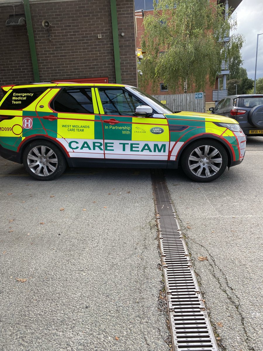 lesyoung01's tweet photo. Had a busy few days, I attended a prehospital training day yesterday which was great learning, moulage skill stations and lectures. And today I did a shift out volunteering with @wmcareteam https://t.co/atULd0FcR2