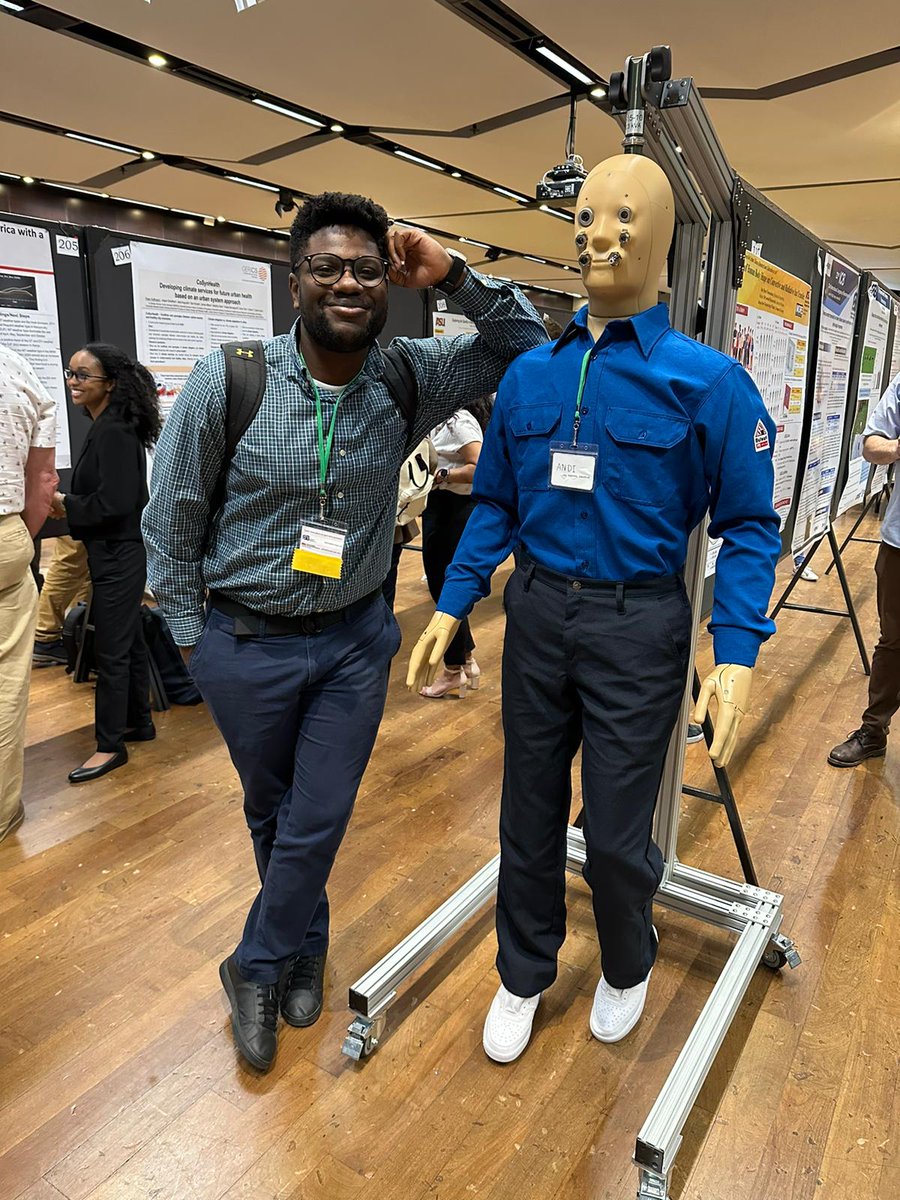 I met ANDI, ASU's thermal manikin @ #ICB2023. I know ANDI's home is the 🇺🇸 but I feel he wants to visit Estonia  🇪🇪 in that outfit 😁😄.  Excited about the studies ANDI and @ASUMaRTy will participate in at ASU. #thermalcomfort  #heatstress #humanbiometeorology #urbanclimate