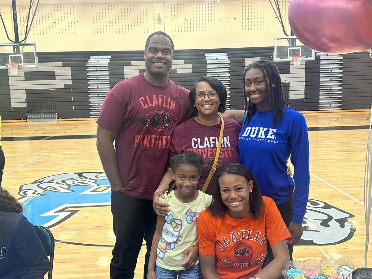 myah_burt's tweet image. Panther Creek Spring sports signing day!! Can’t wait to be a Panther! #alwaysacatamount #PawsUp @ClaflinSoftball @CoachA2320 @PantherCreekSB @NCEliteTriangle