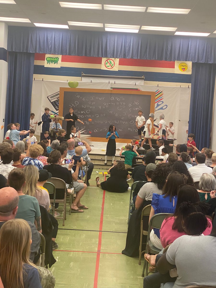 marzolfmarty's tweet photo. What a night for the arts at Marzolf Primary! A scintillating art show and a rousing musical called "The Principal and the Pea!" Thank you Mrs. Evans, Mrs. Joseph, Mrs. Mihalyi and all staff who supported this evening for such a SPLASH performance! https://t.co/dGGmnhF0AM