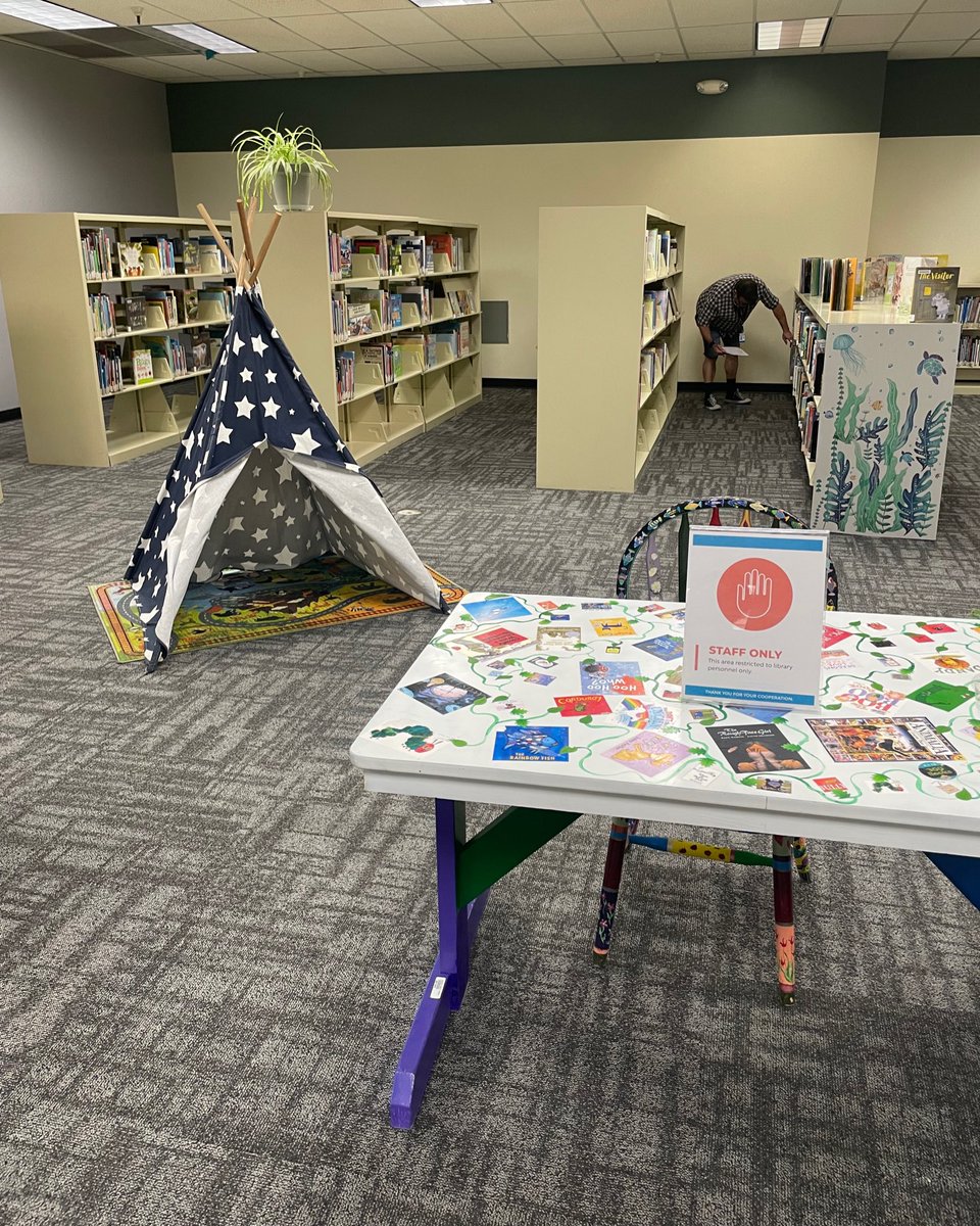WashoeLibrary's tweet photo. Director @jdscott50 cut the ribbon today and announced that the the #SierraViewLibrary is officially open! We’re so excited to share this newly renovated community hub with our patrons. Stop by and enjoy all the new features added to this branch located in the #RenoTownMall. https://t.co/XZyHKmxmFM