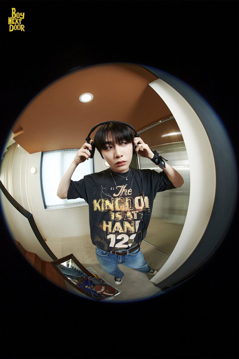 taesanpic's tweet photo. then                                        now https://t.co/4B7nAgETDF